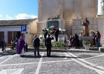4 novembre: a Cirò celebrata Giornata dell’Unità Nazionale e delle Forze Armate in piazza Pugliese