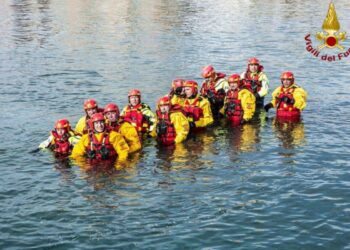 Concluso il corso di Autoprotezione in Ambiente Acquatico organizzato dal Comando Provinciale dei Vigili del Fuoco di Crotone