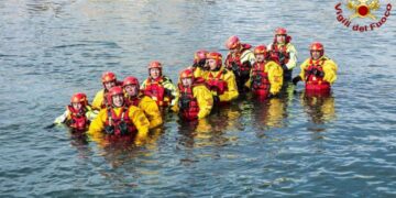 Concluso il corso di Autoprotezione in Ambiente Acquatico organizzato dal Comando Provinciale dei Vigili del Fuoco di Crotone