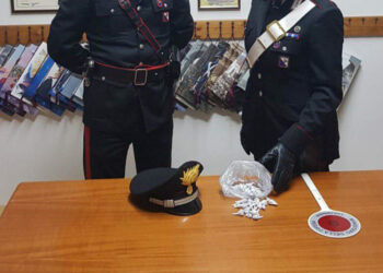 Crotone: ai domiciliari viene sorpreso con 58 dosi di eroina
