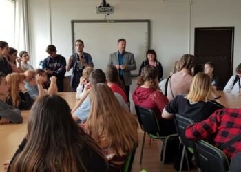 Gli alunni e gli insegnanti dell’IIS “Pertini – Santoni” di Crotone volano in Slovacchia con il programma Erasmus Plus