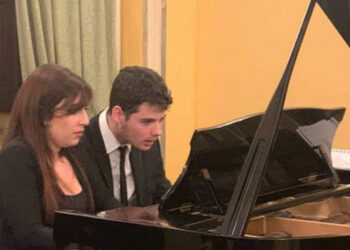 Grande successo il Concerto del duo a quattro mani Gabriele Sciarrone e Elisabetta Laganà nel Castello di Santa Severina