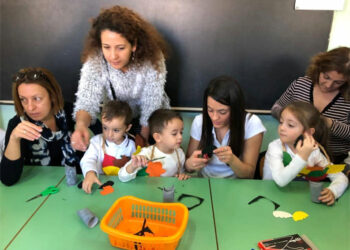La Scuola Capo Trionto di Cirò Marina festeggia l’Estate di San Martino, protagonisti genitori e bambini