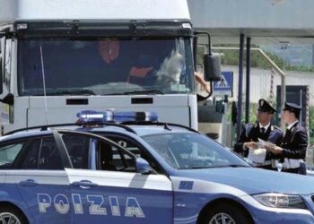 Crotone: Fermato autocarro con cronotachigrafo alterato, multato camionista