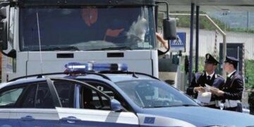 Crotone: Fermato autocarro con cronotachigrafo alterato, multato camionista