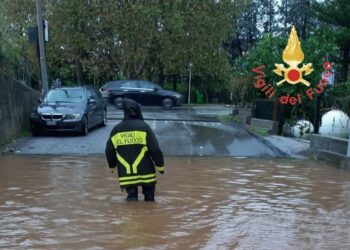 Prosegue ininterrottamente dalle prime ore di ieri mattina, l’opera di soccorso dei Vigili del fuoco del comando di Catanzaro