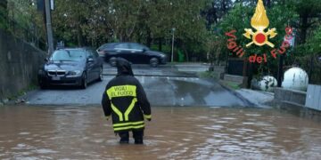 Prosegue ininterrottamente dalle prime ore di ieri mattina, l’opera di soccorso dei Vigili del fuoco del comando di Catanzaro