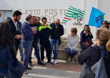 Vertenza Carrefour Crotone, i sindacati: “convocare un tavolo al MISE”