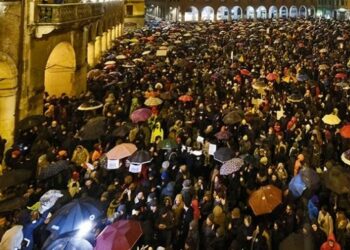Anche a Crotone nasce il Movimento delle Sardine