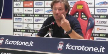 Serie BKT 11esima giornata, Crotone vs Ivano Pezzuto di Lecce  (arbitro dell’incontro) 2-3