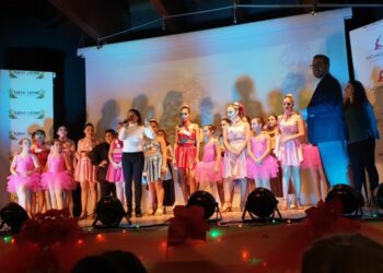 Cirò Marina: Grande successo lo spettacolo di danza “Christmas Dance Party” delle scuole Fuego Latino Dance Academy e Nova Danza