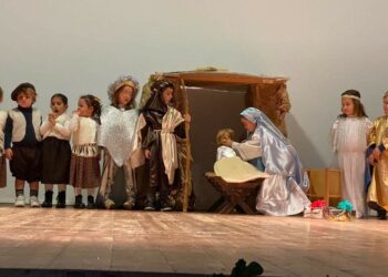 Gli alunni della scuola dell’Infanzia “Il Bosco Incantato” in scena con “Nativity” la natività di Gesù al Teatro Alikia di Cirò Marina