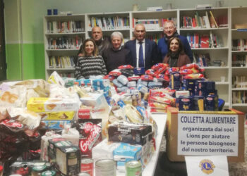 I Lions Club Ciro’ Krimisa aderiscono alla “Colletta Alimentare” per stare accanto a chi è meno fortunato