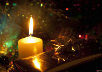 Oggi 4 dicembre i Vigili del Fuoco di Crotone accenderanno le luci di un albero, in  ricordo dei tre colleghi scomparsi nello scoppio dell’alessandrino