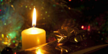 Oggi 4 dicembre i Vigili del Fuoco di Crotone accenderanno le luci di un albero, in  ricordo dei tre colleghi scomparsi nello scoppio dell’alessandrino