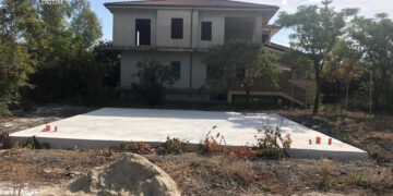 Scoperta platea abusiva a Steccato di Cutro