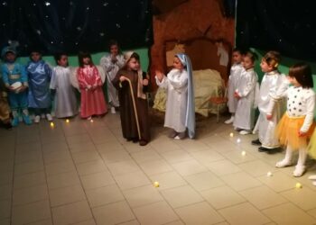 Un suggestivo presepe vivente dei bambini della Scuola dell’Infanzia Capo Trionto di Cirò Marina