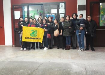 “Festa dell’albero” il circolo legambiente Nicà insieme agli alunni e genitori delle scuole di Cariati Marina, plesso V. Emanuele e G. Di Napoli