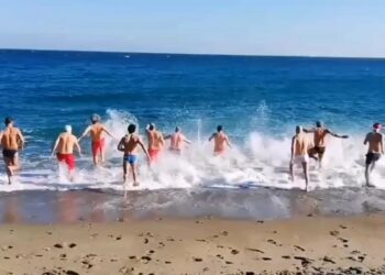 15 temerari al 9° Tuffo di Capodanno 2020 a Cirò Marina