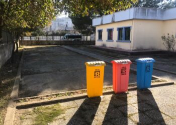 Completati i lavori di pulizia del cortile della Scuola materna Artino di Cirò Marina