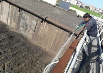 Continuano le operazioni di pulizia delle vasche del Depuratore di Cirò Marina