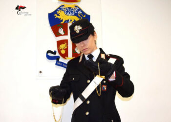 Crotone: Sorpresi a vendere due collane d’oro rubate, denunciati