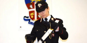 Crotone: Sorpresi a vendere due collane d’oro rubate, denunciati