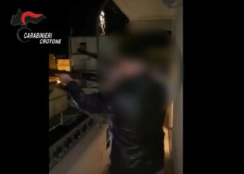 Cutro: “Far west” a  Capodanno, autori individuati grazie a un video circolato su WhatsApp