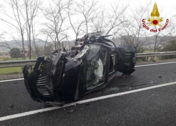 Incidente stradale sulla SS107 nei pressi del bivio di Rocca di Neto, un morto e quattro feriti