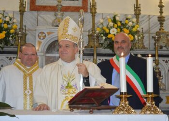 La comunità di Cirò accoglie con entusiasmo S.E. mons. Angelo Raffaele Panzetta, Arcivescovo di Crotone-Santa Severina