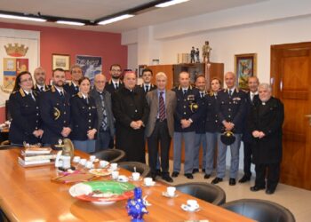 L’Arcivescovo di Crotone e Santa Severina, Mons. Panzetta in visita alla Questura di Crotone