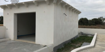 Manufatto in costruzione sequestrato a Isola Capo Rizzuto