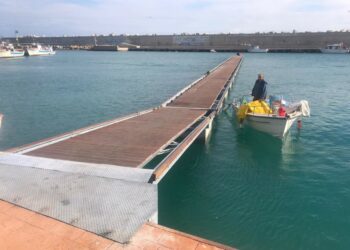 Nuovo pontile nel porto peschereccio di Cirò Marina