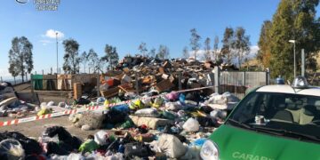 Sequestrato dai Forestali centro di raccolta rifiuti a Cutro