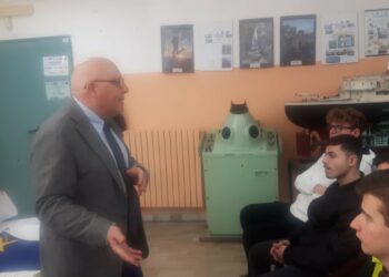 A lezione con Tano Grasso docente universitario all’istituto Trasporti e logistica “Mario Ciliberto” di Crotone