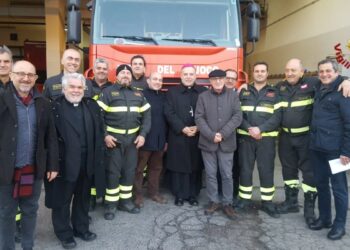 Visita dell’Arcivescovo Mons. Panzetta al Comando dei Vigili del Fuoco di Crotone