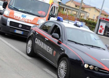 Donna tenta di gettarsi nel vuoto, salvata dal suicidio dalle Forze dell’Ordine