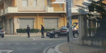 Cirò Marina: sorpresi con sostanza stupefacente e in violazione al D.P.C.M. dell’8 marzo, un arresto e due denunce