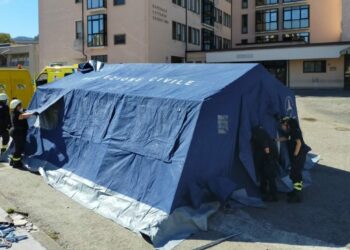 Coronavisus: montata tenda per servizio pre-triage esterna al Punto di Pronto Intervento di Cariati