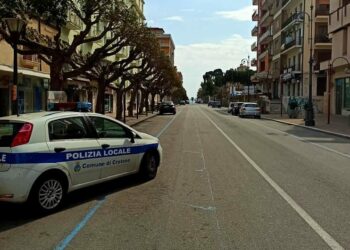 Coronavirus, Crotone: sopralluogo del Commissario Straordinario in città. Invito alla collaborazione: rientrate a casa