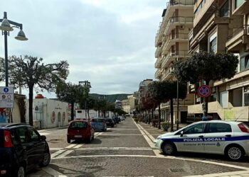 Coronavirus, Crotone: sopralluogo del Commissario Straordinario in città. Invito alla collaborazione: rientrate a casa