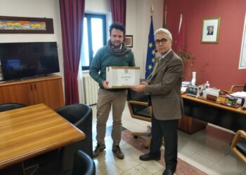 Coronavirus: l’imprenditore Francesco Pesce dona le mascherine medicali ai poliziotti della Questura