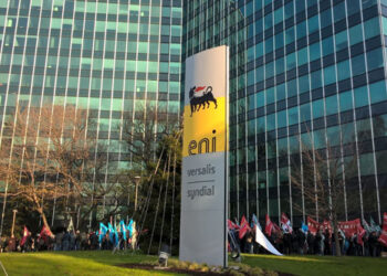 Trenta milioni di euro di Eni per l’emergenza Coronavirus, Barbuto e Corrado M5s: non dimentichi il Crotonese