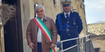 Crucoli, minuto di silenzio per le vittime del Covid-19