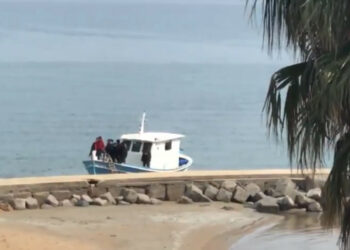 Sbarco di migranti sul lungomare di Crotone