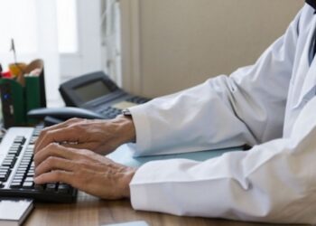 Coronavirus: ricetta medica via email o con messaggio sul telefono