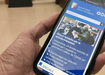 Solo cartaceo: no alle App per il modello di autodichiarazione
