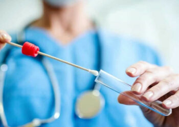 Coronavirus, il presidente Santelli emana ordinanza: “tamponi a tutti gli operatori sanitari e pazienti ospedalizzati”