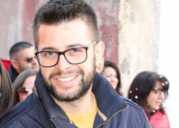 I giovani di Cirò Marina creano un gruppo “Uniti ce la faremo” al fianco dei più bisognosi con la distribuzione di beni primari