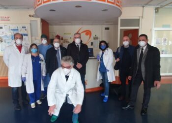 Coronavirus: Imprenditori petilini donano ecografo doppler alla tenda triage dell’Ospedale di Crotone